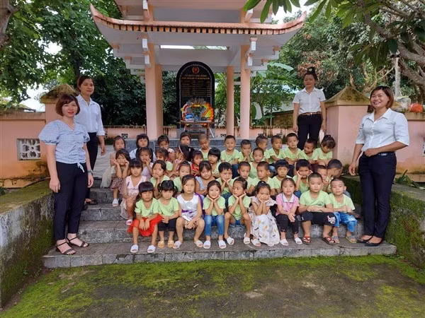 Một buổi giáo dục truyền thống cho học sinh Trường Tiểu học Mường Pồn.