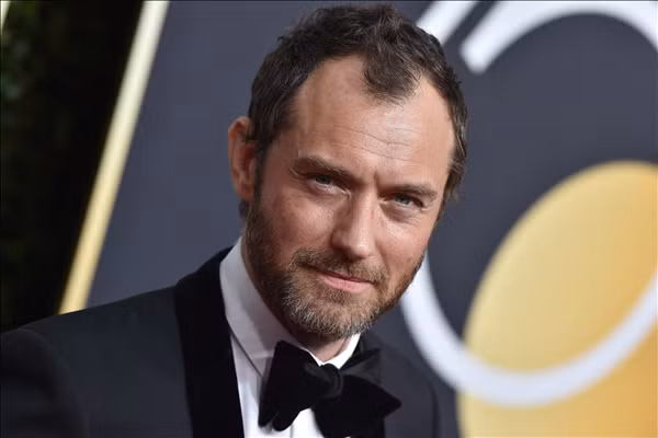 Vẻ điển trai, phong độ của Jude Law.