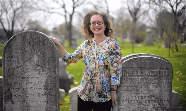 Kate Warne được chôn cất tại nghĩa trang Graceland, nơi an táng của nhiều đồng nghiệp khác tại tổ chức Pinkerton. Ảnh: Chicago Tribune.