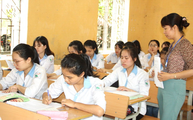 Lớp ôn tập môn Ngữ văn tại Trường THPT Long Châu Sa (tỉnh Phú Thọ) Lớp ôn tập môn Ngữ văn tại Trường THPT Long Châu Sa (tỉnh Phú Thọ)