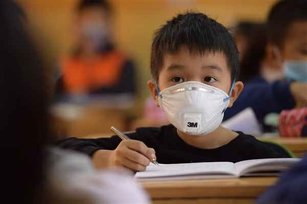 Bảo đảm an toàn cho học sinh trong điều kiện dịch bệnh. Ảnh minh họa: Thế Đại