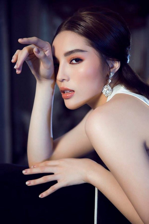 nhin lai hinh cu cua ky duyen moi thay, nhan sac nang hau nam 2019 thay doi nhieu qua! - 13