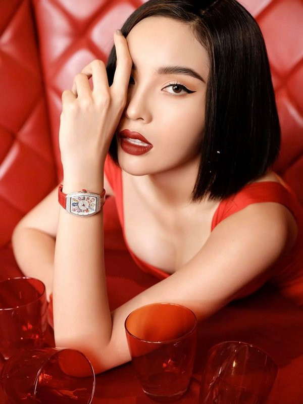 nhin lai hinh cu cua ky duyen moi thay, nhan sac nang hau nam 2019 thay doi nhieu qua! - 11