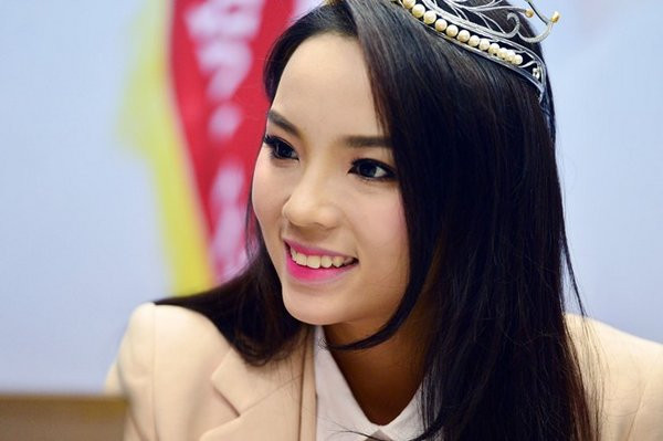 nhin lai hinh cu cua ky duyen moi thay, nhan sac nang hau nam 2019 thay doi nhieu qua! - 7