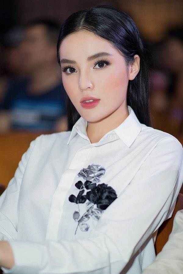 Nhan sắc Hoa hậu kỳ Duyên thay đổi “một trời một vực” kể từ khi đăng quang ảnh 12 nhin lai hinh cu cua ky duyen moi thay, nhan sac nang hau nam 2019 thay doi nhieu qua! - 14