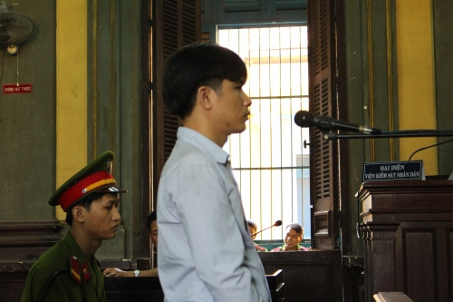 Kẻ giết con nợ bằng nhát dao chí mạng được giảm án - Ảnh 1