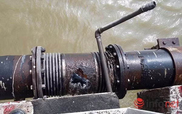 Đoạn ống bị vỡ