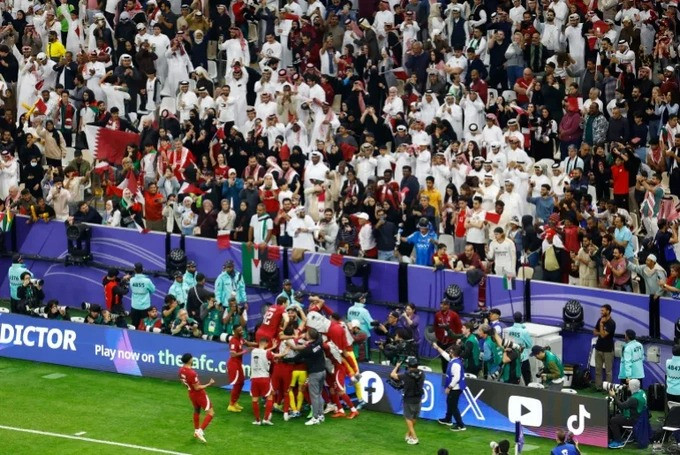 Niềm vui chiến thắng của Qatar. Niềm vui chiến thắng của Qatar.