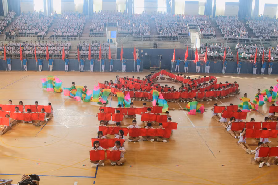 Lễ khai mạc Hội khỏe Phù đổng cấp thành phố năm 2024 với hàng nghìn học sinh tham gia.