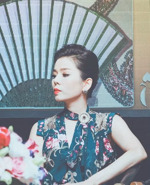 Lệ Quyên: “Đàn ông chẳng ai dám tiếp cận tôi“