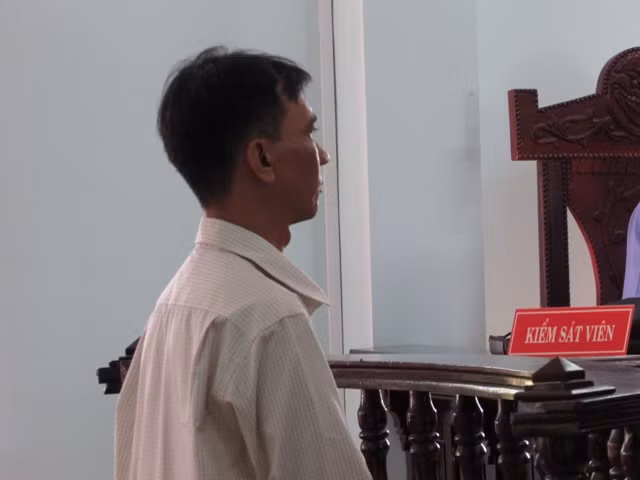 Chồng dọa tự tử vì giận vợ không có cơm nước sẵn