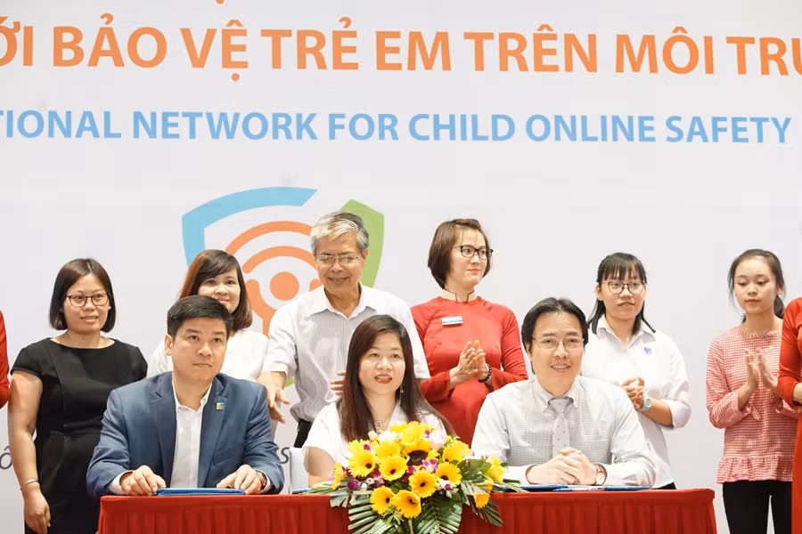 Các khách mời tham gia Hội thảo