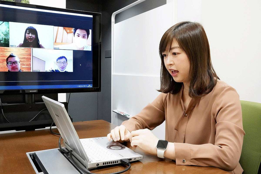 Nhiều phụ nữ Nhật Bản đi học để trau dồi kiến thức trước khi quay lại thị trường lao động. Nhiều phụ nữ Nhật Bản đi học để trau dồi kiến thức trước khi quay lại thị trường lao động.