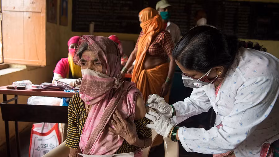 Vắc-xin có thể làm giảm tỷ lệ tử vong, cải thiện chất lượng cuộc sống và dẫn đến phát triển kinh tế.