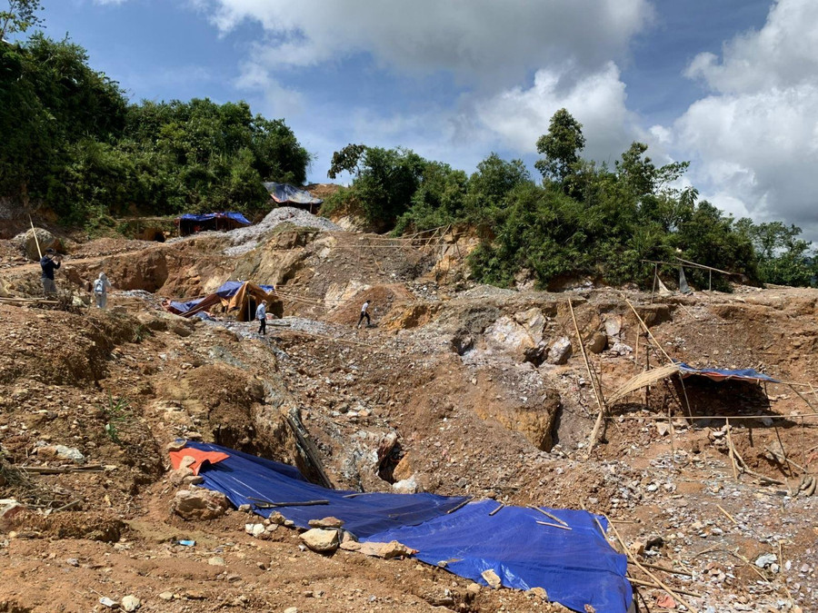 Khai thác vàng trái phép tại điểm Nậm Kha Á, xã Mù Cả, huyện Mường Tè. Ảnh: Nguyễn Oanh