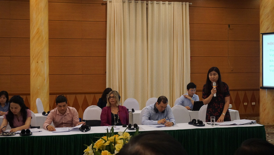 Bà Nguyễn Thị Nga chia sẻ tại Hội thảo