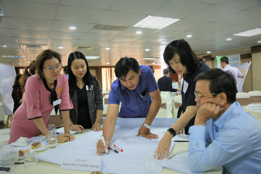 Các đại biểu tham dự tọa đàm Các đại biểu tham dự tọa đàm