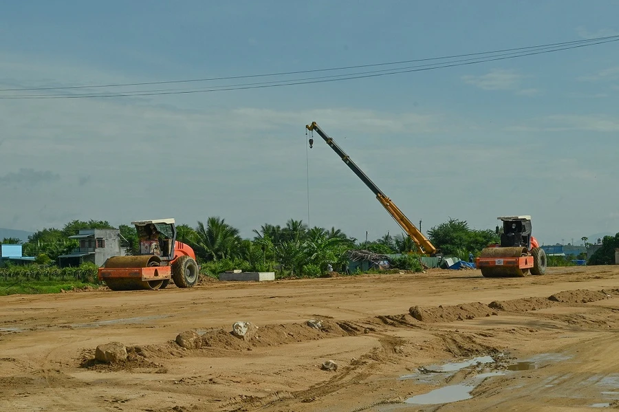 Cử tri Quảng Bình phản ánh nhà bị nứt do thi công cao tốc Bắc - Nam