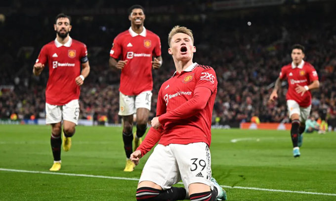 Giá cổ phiếu của đội bóng Man Utd đang tăng mạnh khi có tin nhà Glazer đồng ý bán cho giới chủ Qatar. Giá cổ phiếu của đội bóng Man Utd đang tăng mạnh khi có tin nhà Glazer đồng ý bán cho giới chủ Qatar.