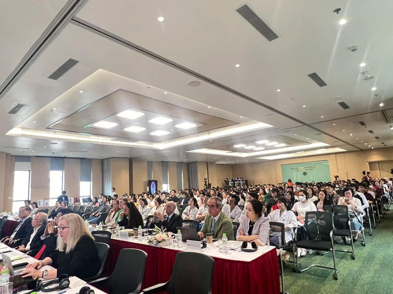 Quang cảnh hội nghị.