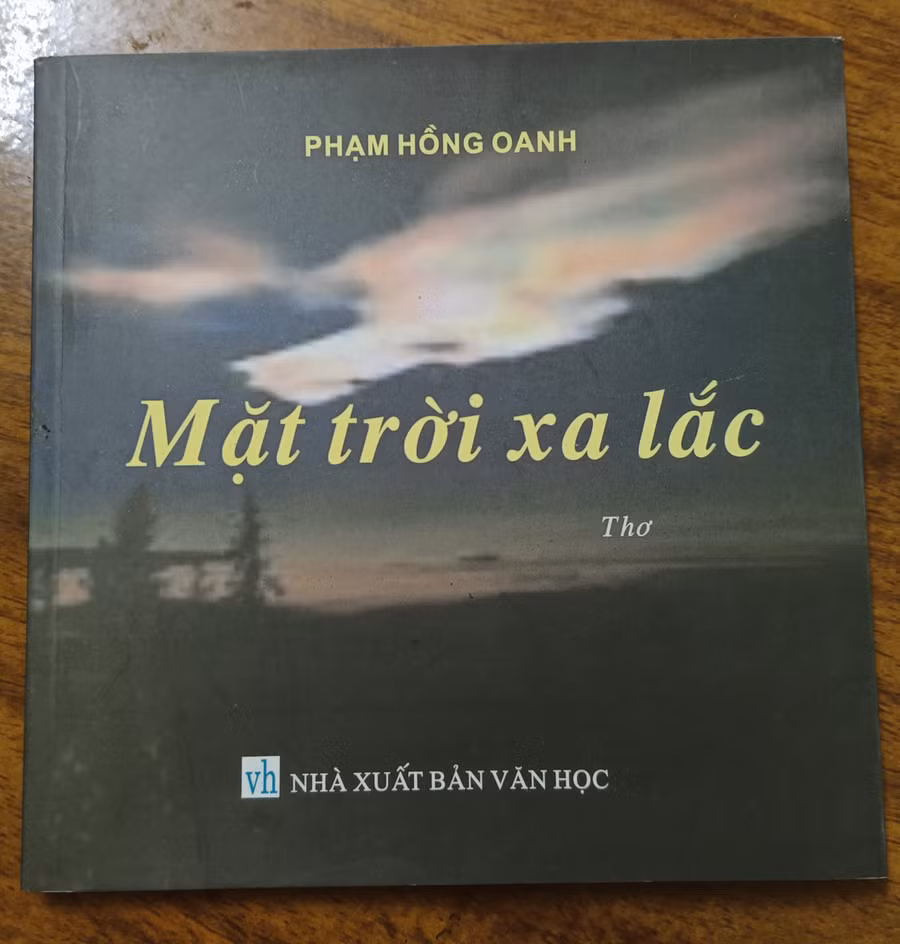 Một số tác phẩm của nhà thơ Phạm Hồng Oanh.