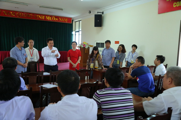 Ngày 27/6, Kết thúc coi thi THPT quốc gia năm2019, Ban in sao đề thi mới được "sổ lồng". Trong ảnh là cuộc họp của Ban in sao đề thi (Hội đồng thi Sở GD&ĐT Hà Nam) nhằm tổng kết công tác in, sao đề, Thứ trưởng Bộ GD&ĐT đã đến thăm và động viên các can bộ in, sao đề. Ảnh: Việt Hà Ngày 27/6, Kết thúc coi thi THPT quốc gia năm2019, Ban in sao đề thi mới được "sổ lồng". Trong ảnh là cuộc họp của Ban in sao đề thi (Hội đồng thi Sở GD&ĐT Hà Nam) nhằm tổng kết công tác in, sao đề, Thứ trưởng Bộ GD&ĐT đã đến thăm và động viên các can bộ in, sao đề. Ảnh: Việt Hà