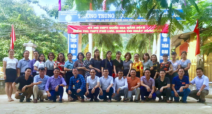 Các cán bộ, giảng viên Trường ĐH Sư phạm Thái Nguyên làm công tác coi thi THPT quốc gia năm 2019 tại Trường THPT Phù Lưu (huyện Hàm Yên) Các cán bộ, giảng viên Trường ĐH Sư phạm Thái Nguyên làm công tác coi thi THPT quốc gia năm 2019 tại Trường THPT Phù Lưu (huyện Hàm Yên)