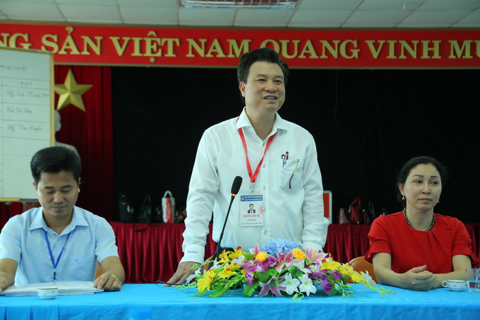 Thứ trưởng Nguyễn Hữu Độ phát biểu tại điểm thi Trường THPT chuyên Biên Hòa. Ảnh: Việt Hà