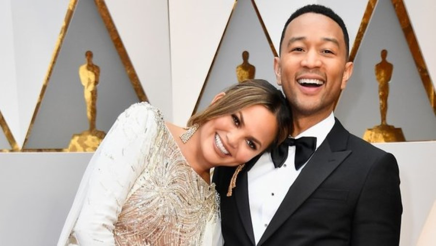 John Legend - Chrissy Teigen.