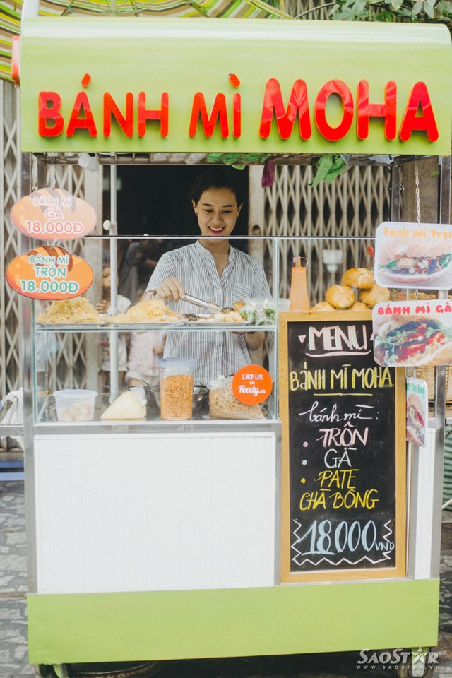 Bỏ việc công sở, hotgirl ra vỉa hè bán bánh mì trộn ảnh 10 Ngọc Thảo đang rất hào hứng với ước mơ mang Bánh mì Moha phủ sóng khắp thành phố.