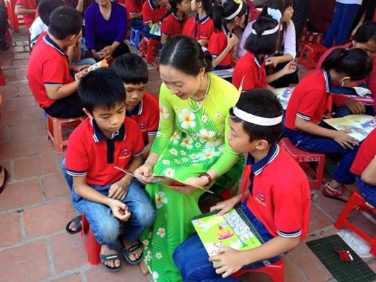 Giải pháp để lôi cuốn học sinh đến thư viện, hình thành thói quen đọc sách là phải tổ chức linh hoạt, sáng tạo hoạt động thư viện.