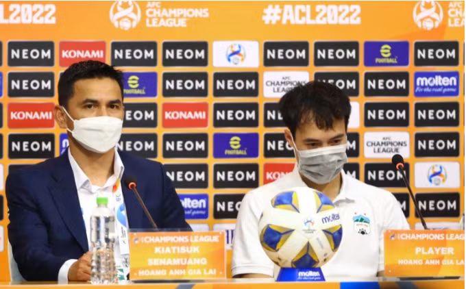 Huấn luyện viên Kiatisak tiếc nuối vì thua đại diện Hàn Quốc.