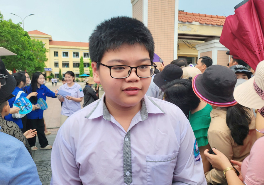 Theo chia sẻ của các thí sinh, đề Toán năm nay khá dễ. (Ảnh: Đ.T).