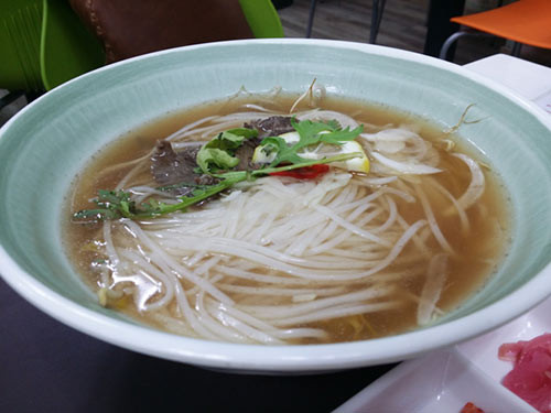 Cô dâu Việt thành đại gia Hàn nhờ bán 1.000 bát phở mỗi ngày ảnh 7 co dau viet thanh dai gia han nho ban 1.000 bat pho moi ngay - 7