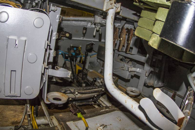 Hệ thống điện bên trong xe tăng 2 Hệ thống điện bên trong xe tăng 2