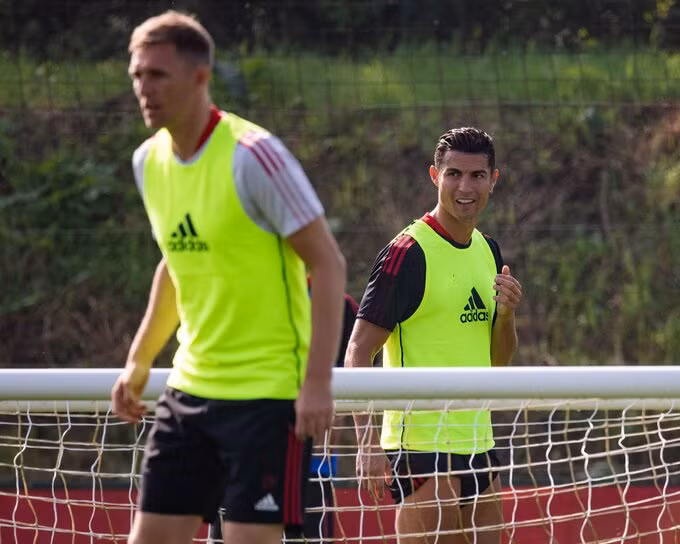 Ronaldo đã có buổi tập đầu tiên cùng Man Utd hôm 7/9.