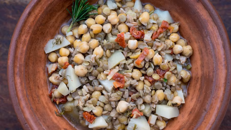 Gia đình Melis ở Sardinia đã ăn món súp minestrone này mỗi ngày trong suốt cuộc đời rất thọ của họ.