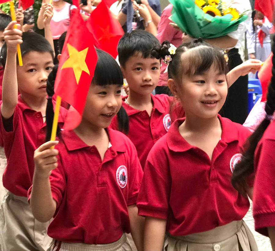 Học sinh Hà Nội bước vào năm học mới 2022 - 2023. Học sinh Hà Nội bước vào năm học mới 2022 - 2023.