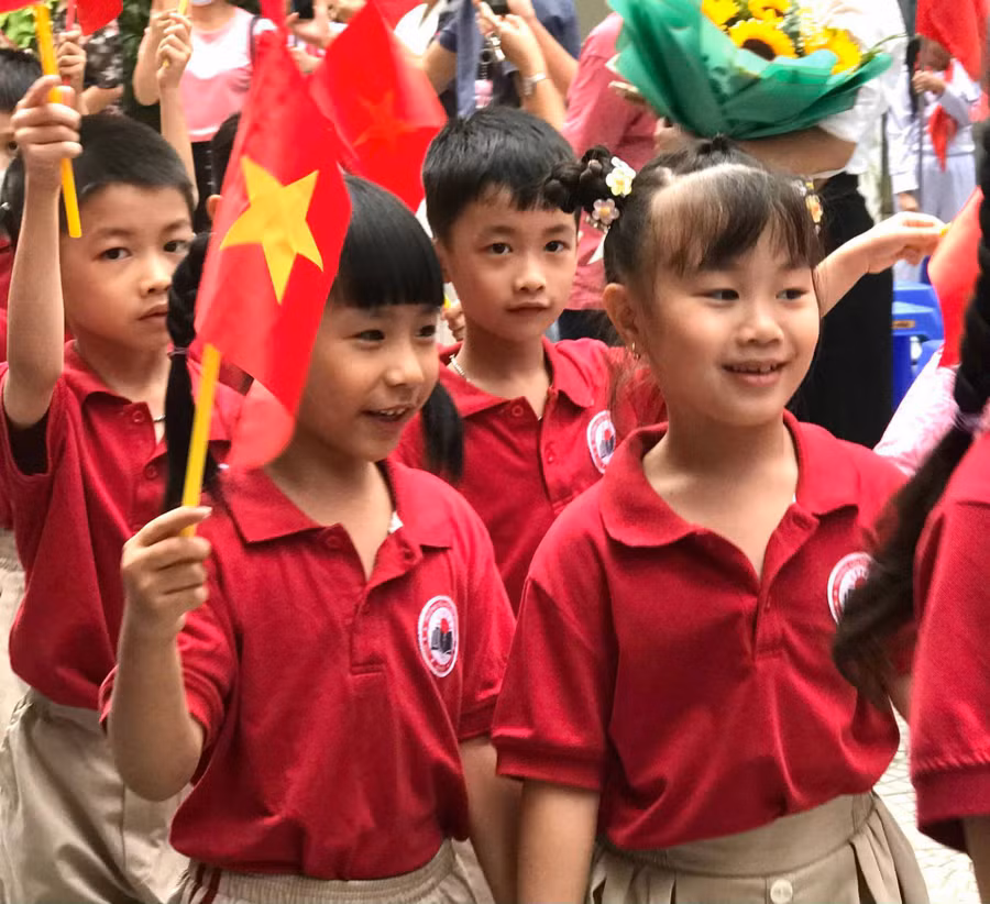 Học sinh Hà Nội bước vào năm học mới 2022 - 2023.