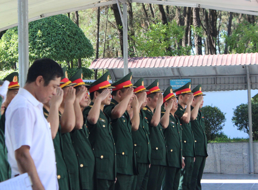 Những ngày tháng 7, khu di tích đón khoảng 3.000 lượt du khách viếng thăm mỗi ngày.