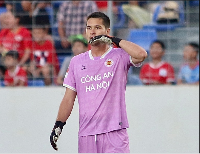 Filip Nguyễn có màn ra mắt không thực sự ấn tượng trong màu áo Công an Hà Nội.