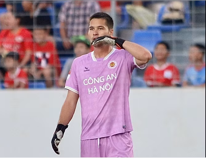 Filip Nguyễn có màn ra mắt không thực sự ấn tượng trong màu áo Công an Hà Nội.