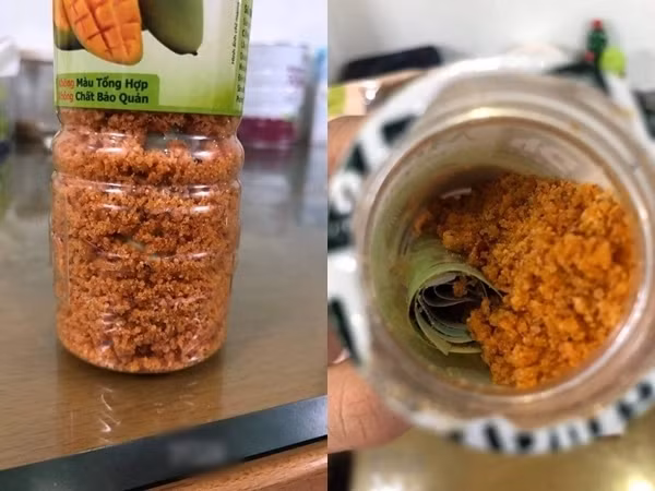 Trong lọ muối gia vị...