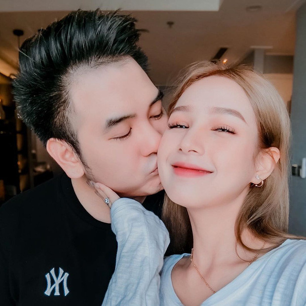 “Streamer giàu nhất Việt Nam” công bố sắp cưới vợ kém 13 tuổi