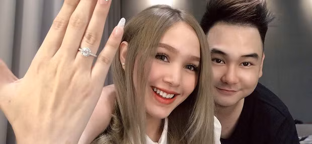 “Streamer giàu nhất Việt Nam” công bố sắp cưới vợ kém 13 tuổi ảnh 1