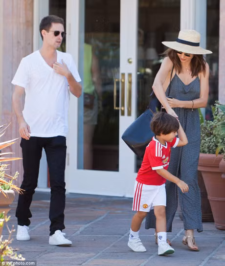 Miranda Kerr muon sinh con cho ban trai ty phu - Anh 1