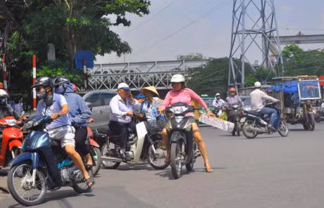 Xe ba gac, xe tho so cho hang cong kenh 