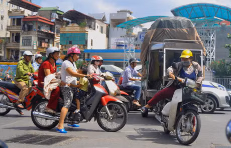 Xe ba gac, xe tho so cho hang cong kenh 