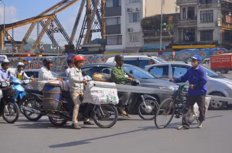 Xe ba gac, xe tho so cho hang cong kenh 