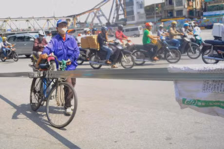 Xe ba gac, xe tho so cho hang cong kenh 